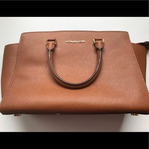 michael kors selma bag